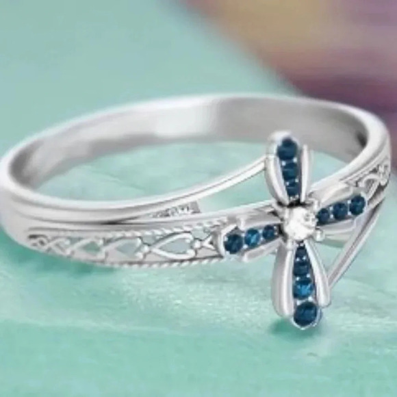 Blue Cubic Zirconia Cross Ring - Silver plated - Sparkling Gemstones Size 8 - Picture 2 of 10